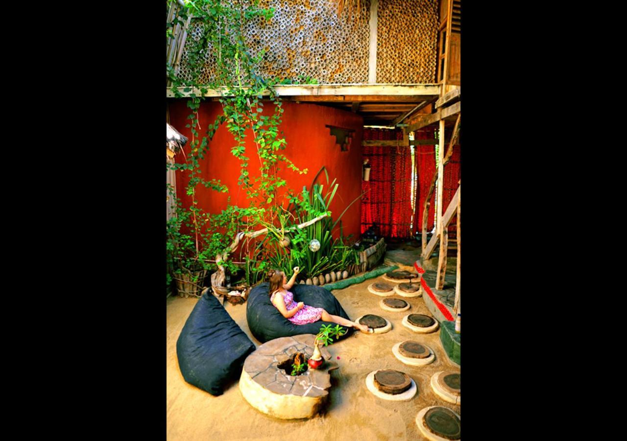 The Rabbit Tree Hostel Гили-Мено Экстерьер фото